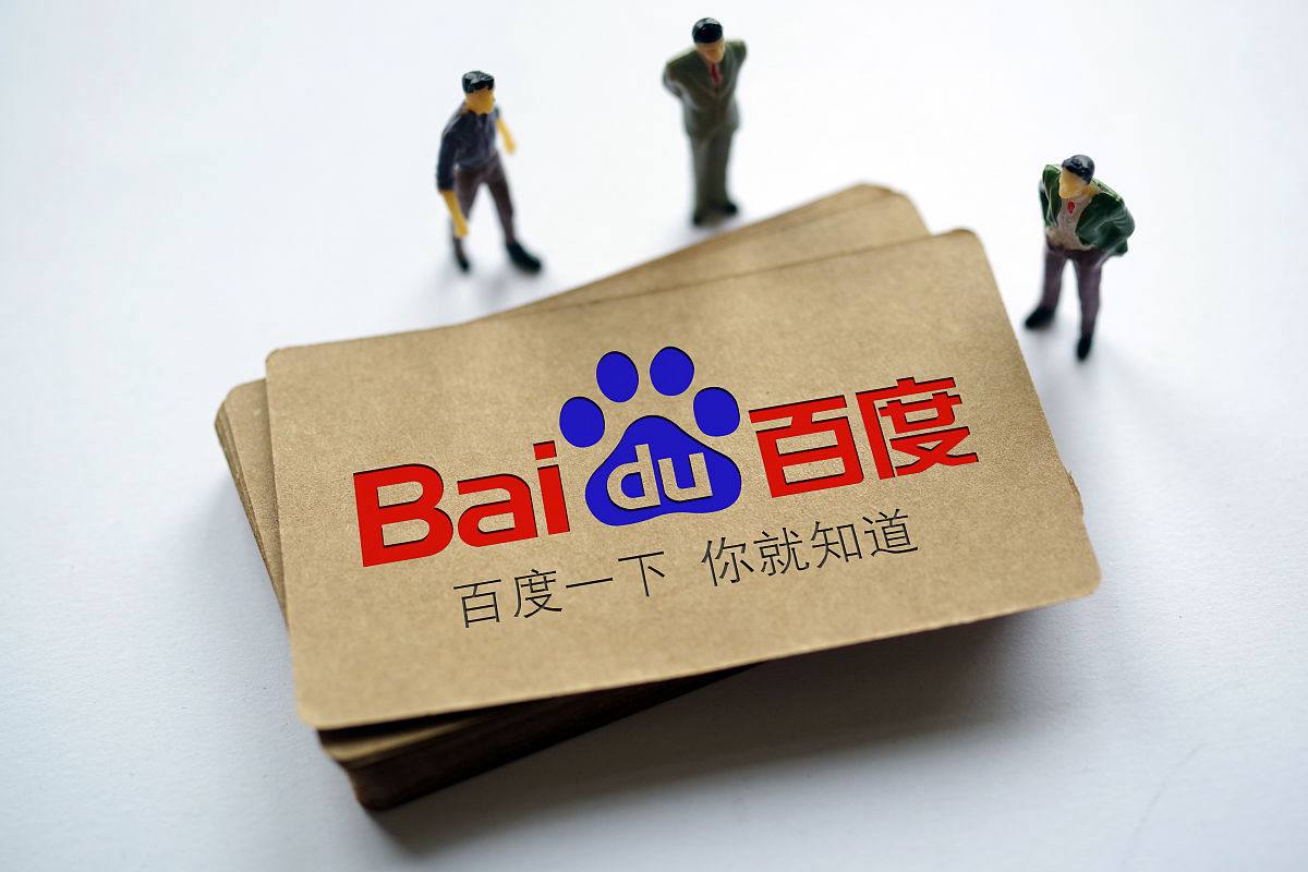 刘宇宁衣服比我人还长